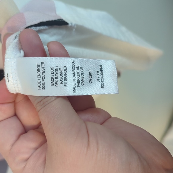 Ricki's Multicolour Geometric Print Blouse NWOT - Picture 4 of 4